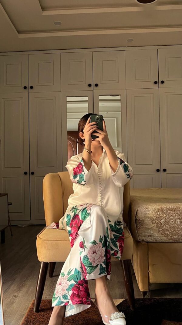 Stylish Women's Stitched Shirt And Trouser Set - Image 3