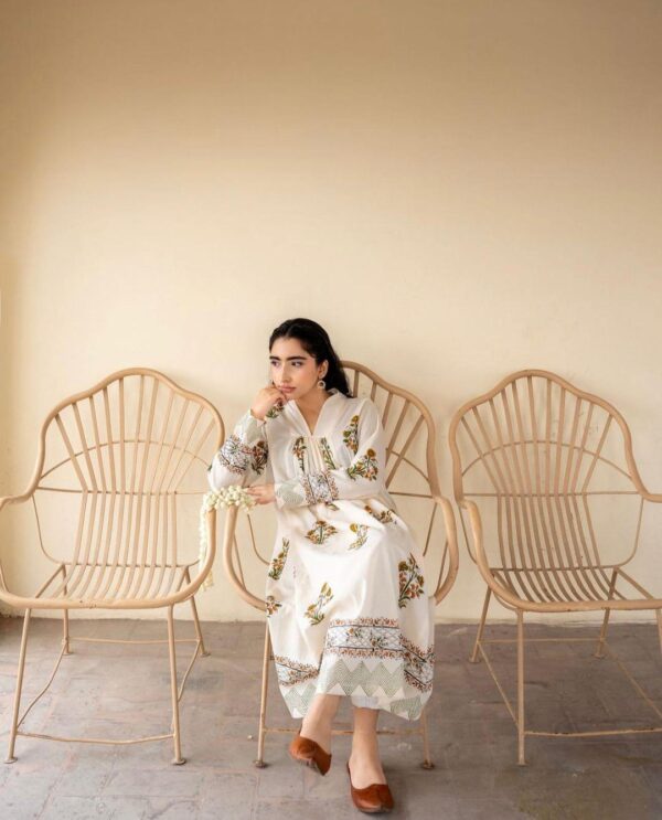 Elegant Floral 2-Piece Suit - Image 2